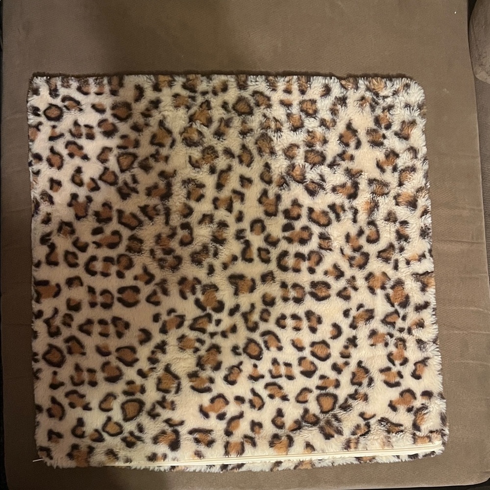 🦞Leopard Print Faux Fur pillow case